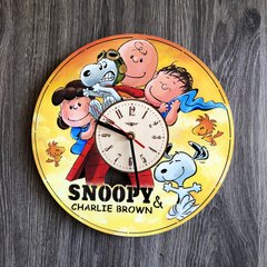 Бесшумные цветные настенные часы в детскую "Снупи"