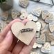 Весільні бутоньєрки з дерева у формі серця