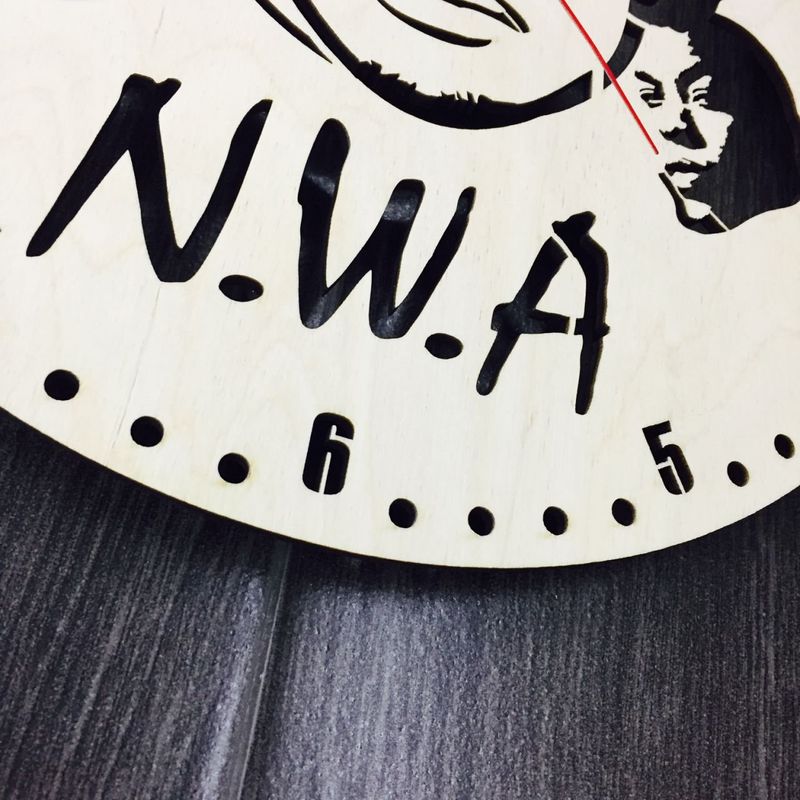 Годинник настінний «N.W.A», дерев`ний циферблат